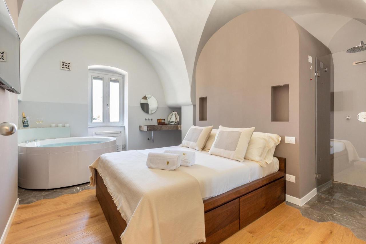 Отель Palazzo Mascetti Остуни Экстерьер фото